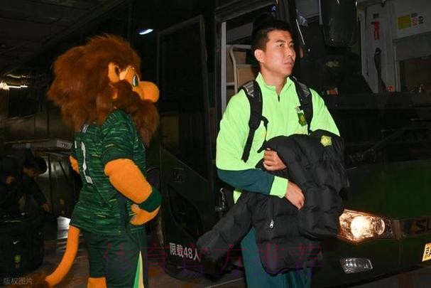 意外吗？国安必走之人续约了，曾和球迷发生冲突，外号：电梯战神